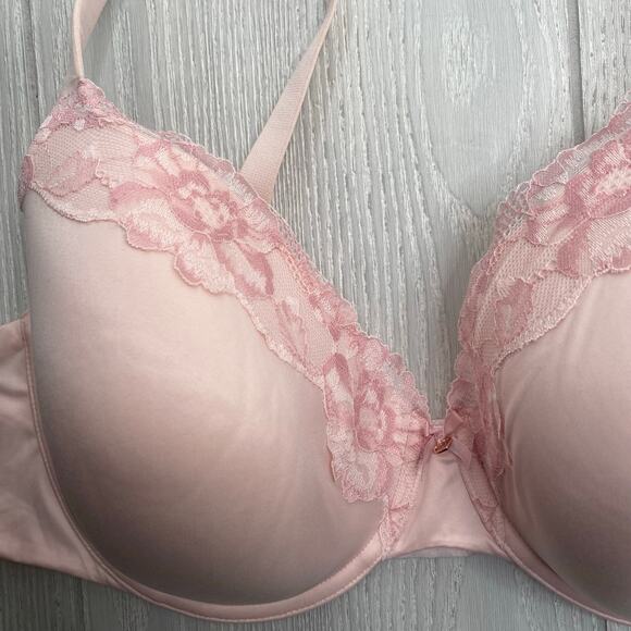 Victoria’s Secret Women's Blush Pink Perfect Coverage Underwire Bra Size 44C - Picture 2 of 13